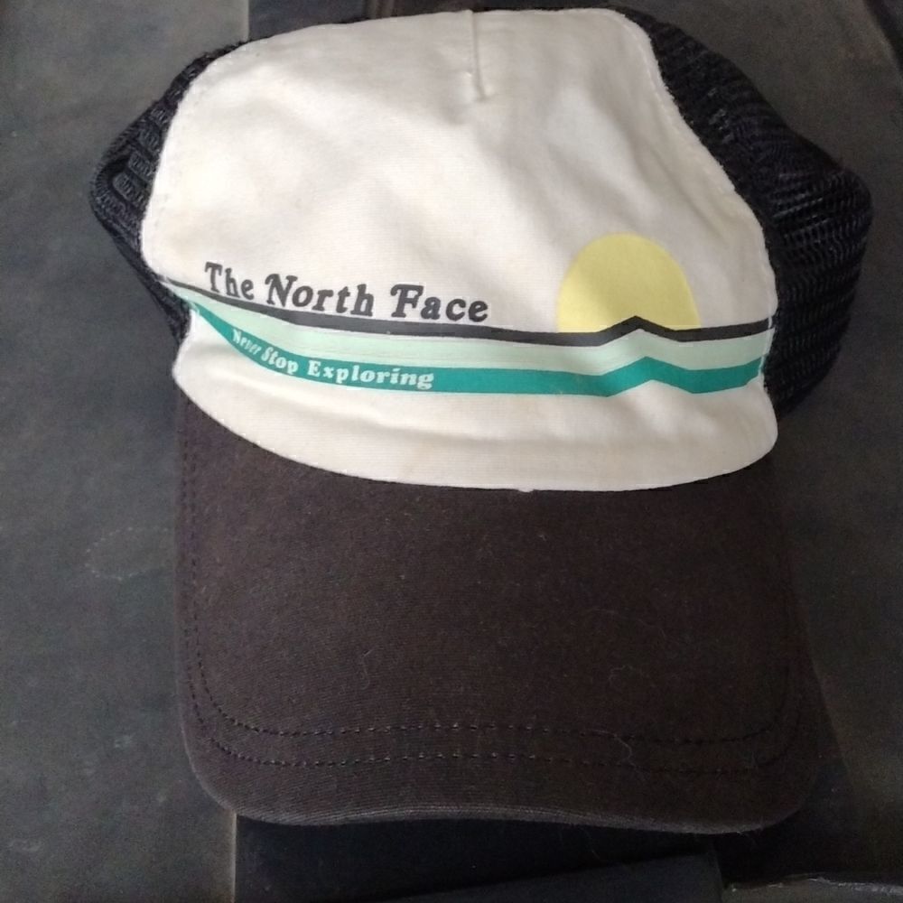 The North Face truckers cap